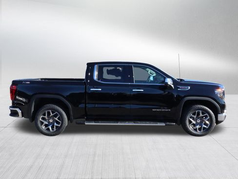 New 2026 GMC Sierra 1500 SLT image 8