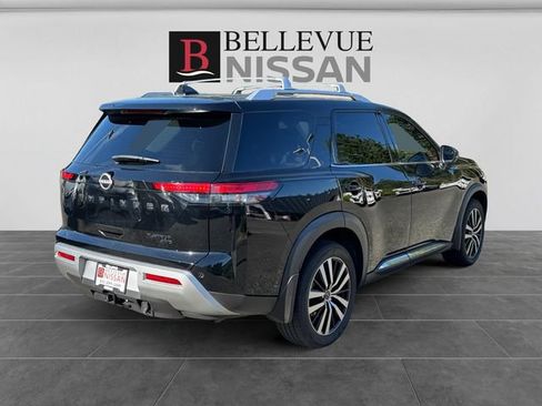 Used 2023 Nissan Pathfinder Platinum w/ Black Appearance Package AWD/4WD image 5