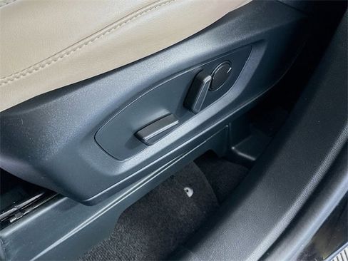 Used 2024 Ford Explorer XLT w/ Equipment Group 202A image 18