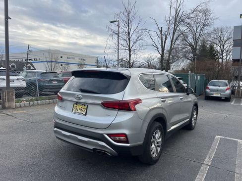 Used 2020 Hyundai Santa Fe SE image 22