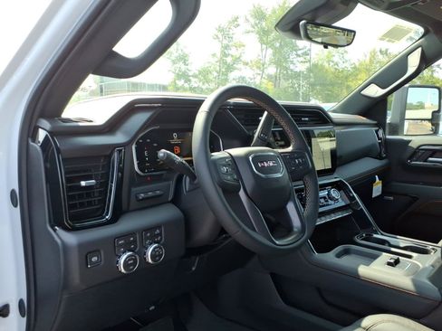 New 2026 GMC Sierra 2500 AT4 w/ AT4 Premium Plus Package AWD/4WD image 8