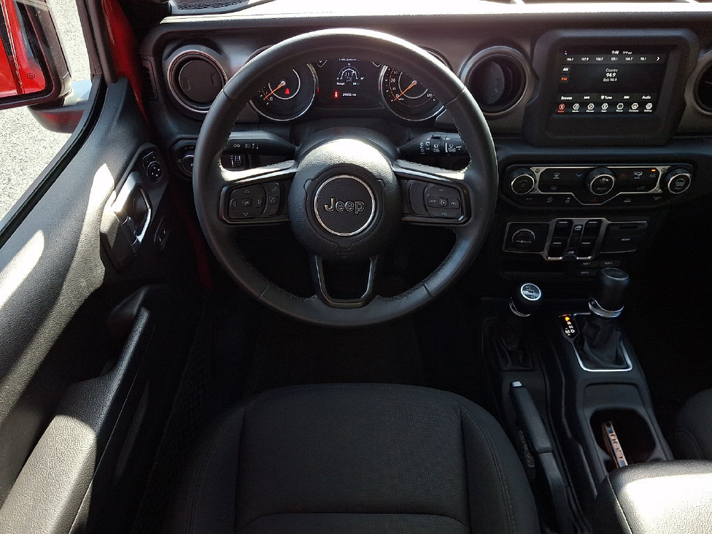 Used 2023 Jeep Wrangler Unlimited Sport AWD/4WD image 2