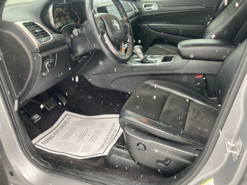 Used 2019 Jeep Grand Cherokee Altitude image 11