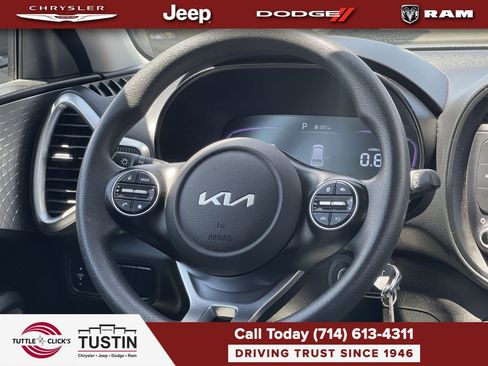 Used 2025 Kia Soul LX w/ LX Technology Package FWD image 15