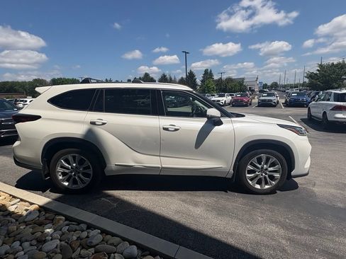 Used 2021 Toyota Highlander Limited AWD/4WD image 5