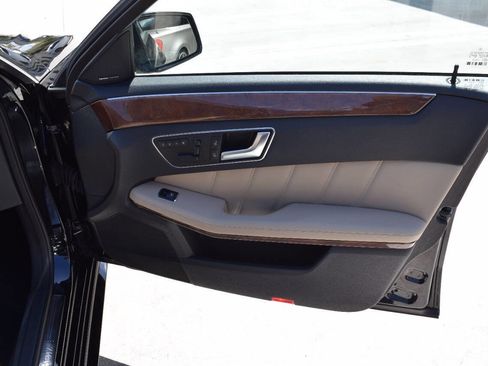 Used 2013 Mercedes-Benz E 350 Sedan image 21