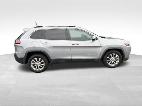 Used 2019 Jeep Cherokee Latitude w/ Popular Appearance Group FWD image 14