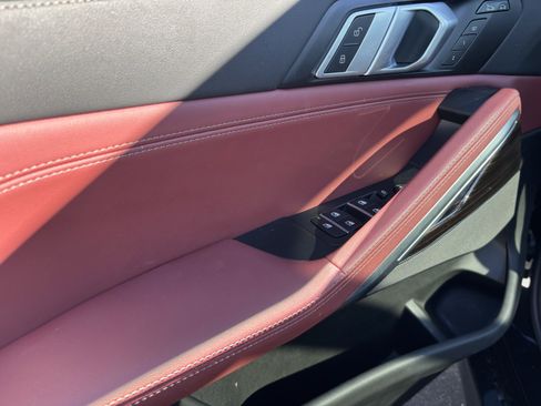 Used 2025 BMW X6 xDrive40i image 14