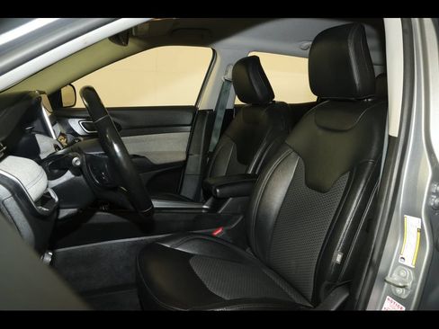 Used 2022 Jeep Compass Latitude w/ Convenience Group AWD/4WD image 22