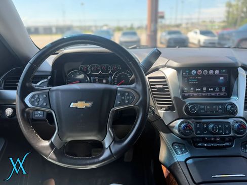 Used 2019 Chevrolet Suburban Premier AWD/4WD image 27