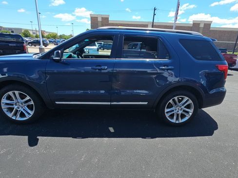Used 2016 Ford Explorer XLT w/ Equipment Group 202A FWD image 6
