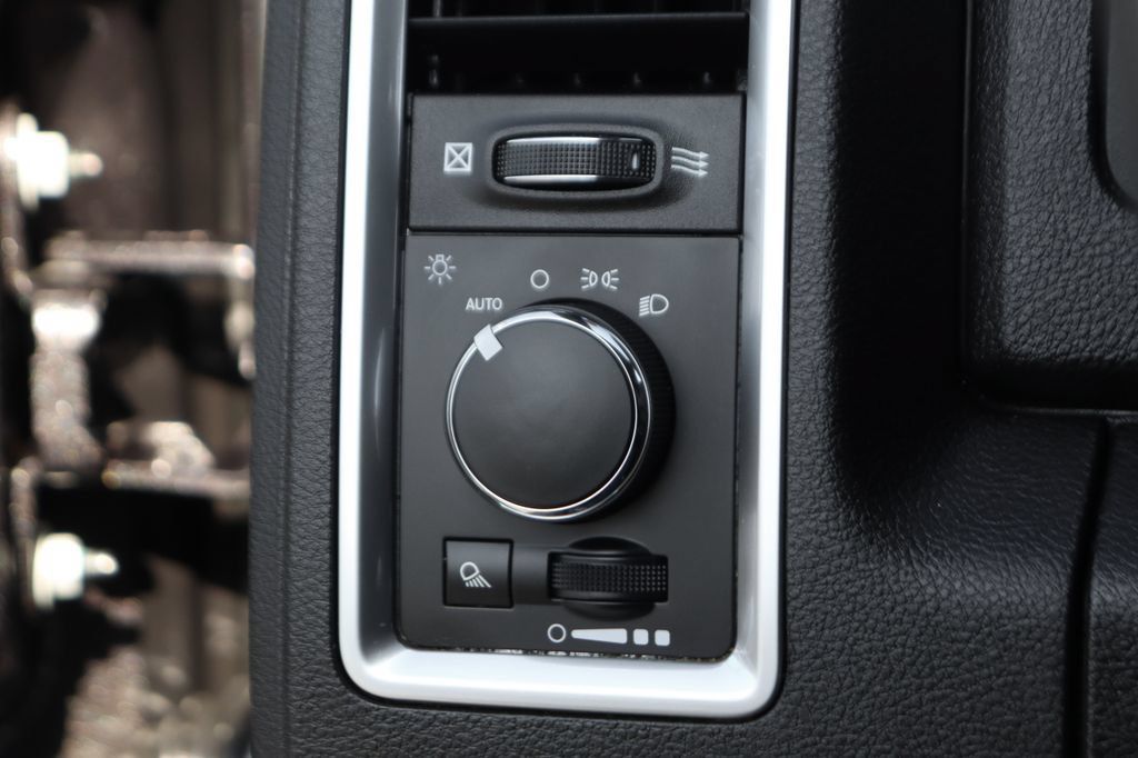 Used 2024 RAM 1500 Warlock AWD/4WD image 20