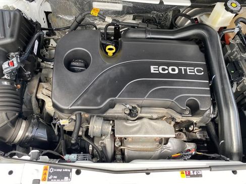 Certified 2022 Chevrolet Equinox LS w/ Driver Confidence II Package AWD/4WD image 21