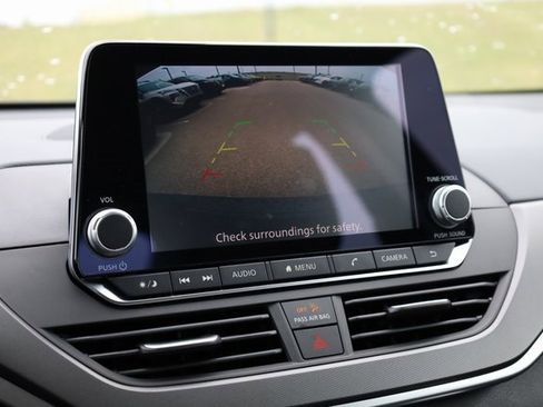 New 2025 Nissan Altima 2.5 SR image 18