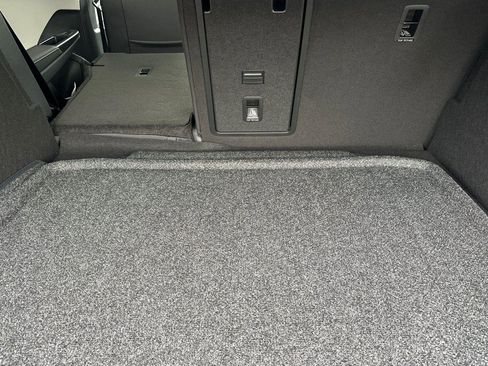 New 2026 Volkswagen Taos SE image 14