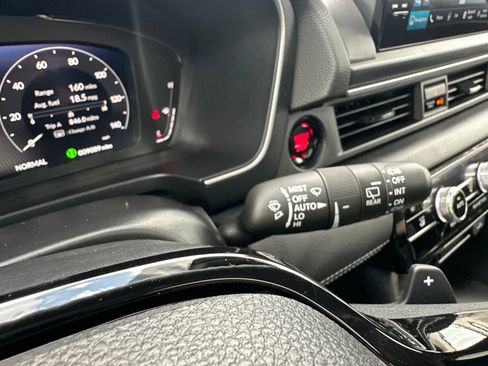 Used 2025 Honda Pilot Elite image 57