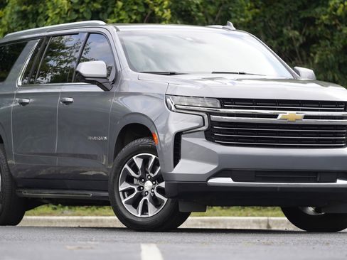 Used 2021 Chevrolet Suburban LT w/ Rear Media and Nav Package RWD image 2