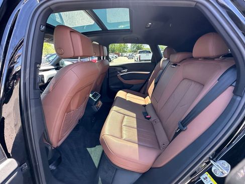 Used 2022 Audi e-tron Premium Plus w/ Premium Plus Package image 22