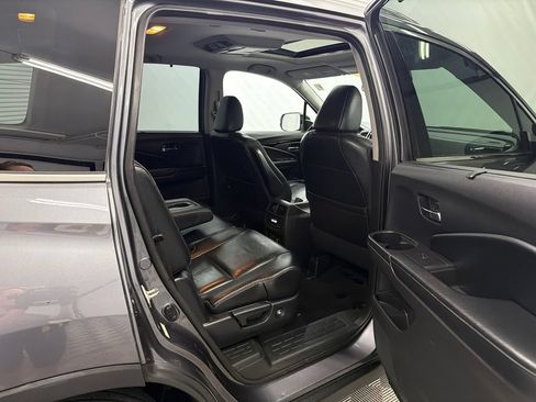 Used 2016 Honda Pilot Touring image 17