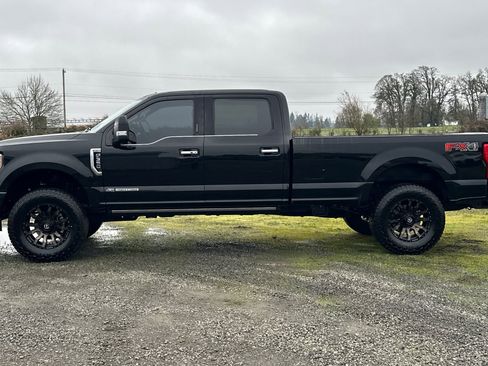 Used 2019 Ford F350 Limited image 7