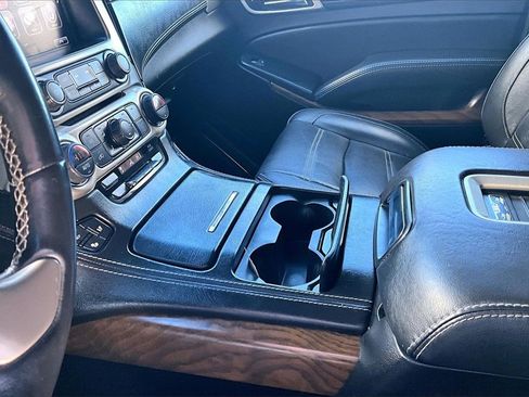 Used 2020 GMC Yukon XL Denali image 17