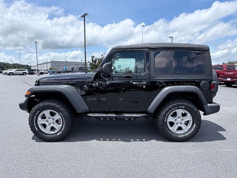 Used 2023 Jeep Wrangler Sport AWD/4WD image 5