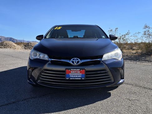 Used 2015 Toyota Camry Hybrid image 2