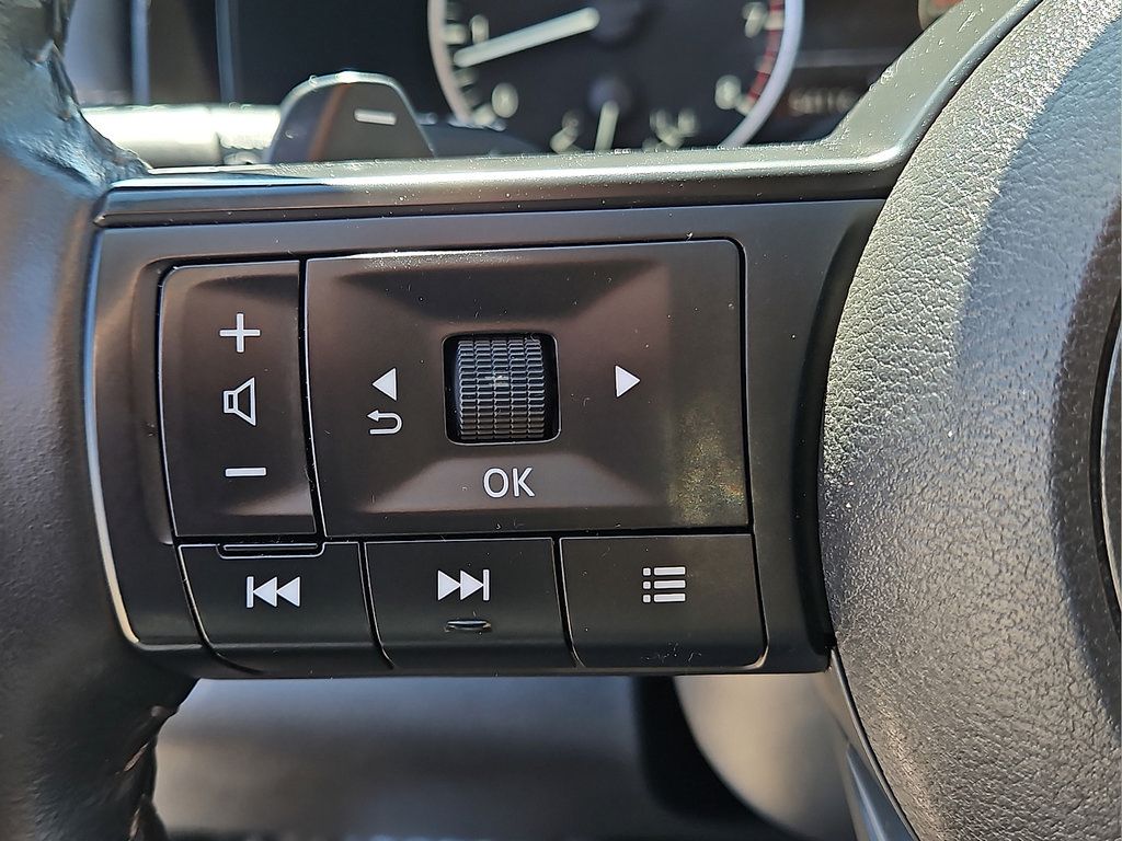 Used 2024 Nissan Pathfinder SV FWD image 24