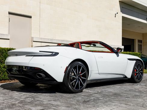 Used 2019 Aston Martin DB11 Volante image 26
