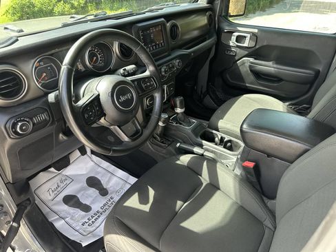 Used 2018 Jeep Wrangler Unlimited Sport S AWD/4WD image 7