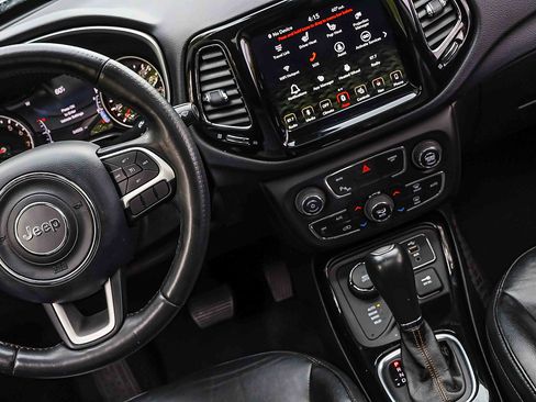 Used 2018 Jeep Compass Limited w/ Navigation Group AWD/4WD image 19