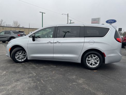New 2026 Chrysler Voyager LX image 7