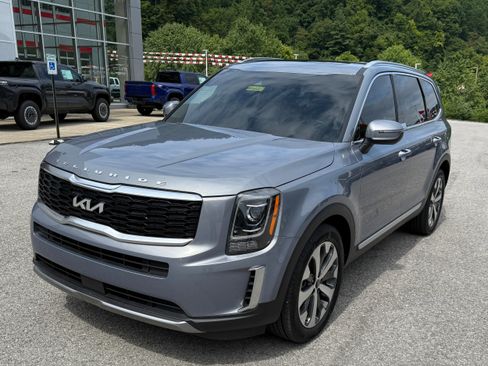 Used 2022 Kia Telluride S image 3