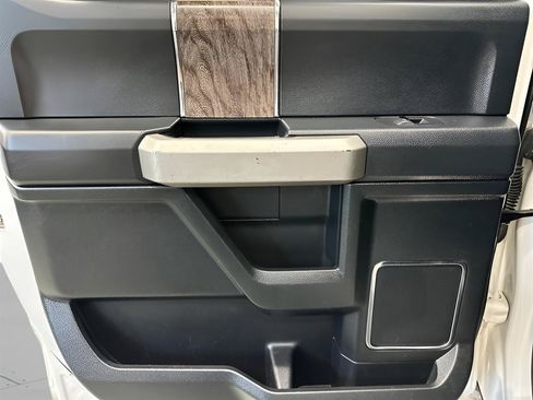 Used 2019 Ford F250 Lariat w/ Lariat Ultimate Package AWD/4WD image 9