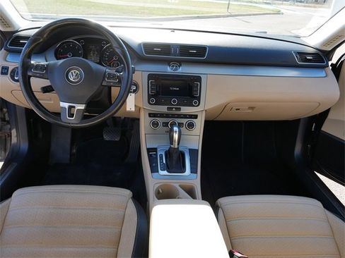 Used 2013 Volkswagen CC Lux image 22