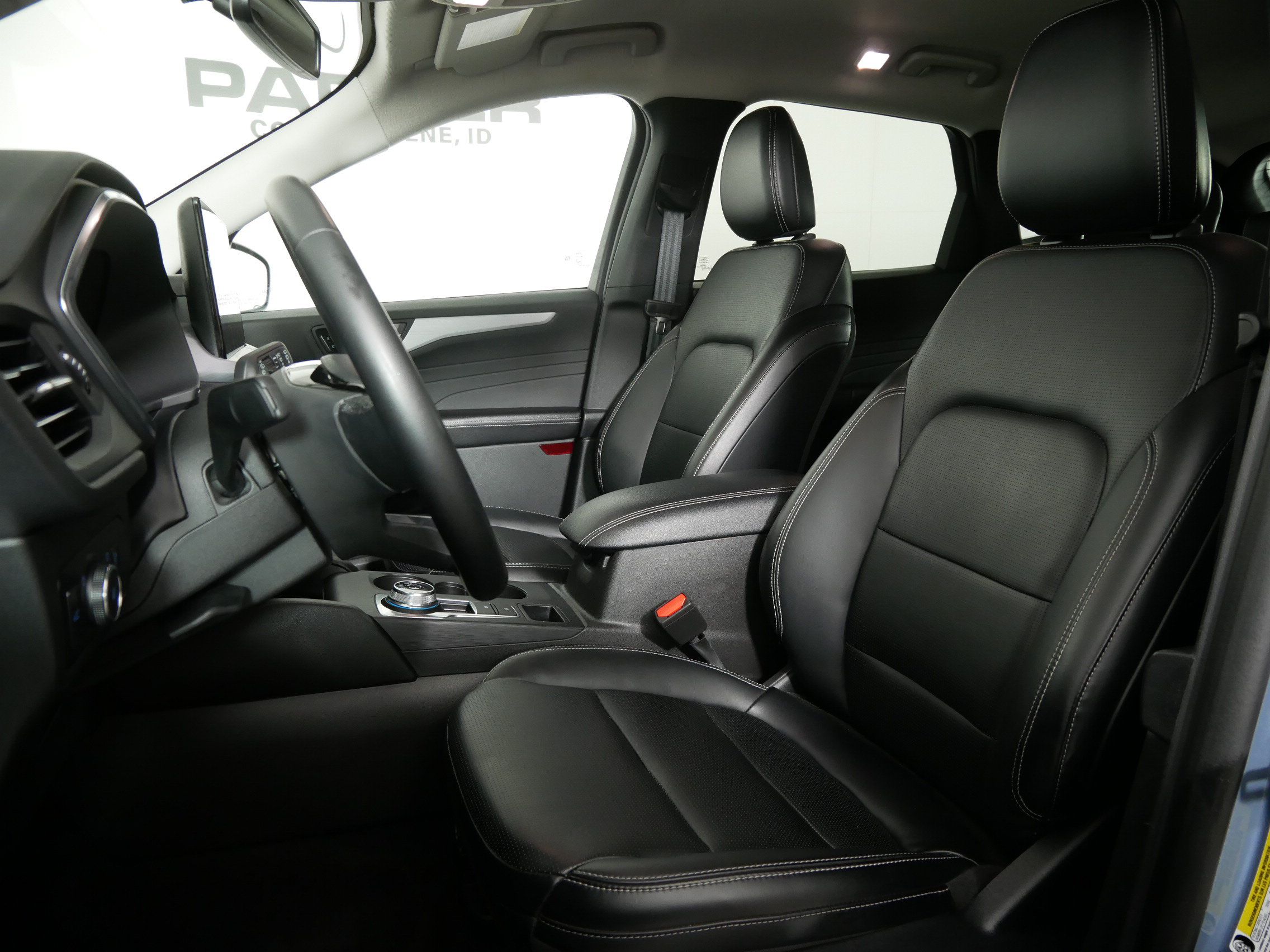 Used 2025 Ford Escape Platinum AWD/4WD image 9