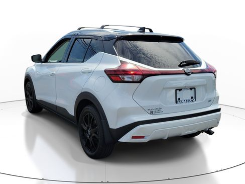 Used 2024 Nissan Kicks SV w/ Exterior Package FWD image 4
