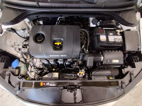 Used 2018 Hyundai Elantra SEL FWD image 8