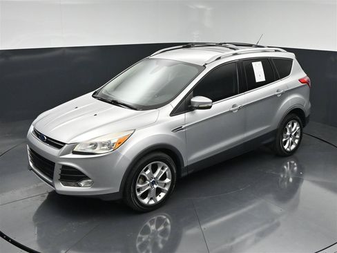 Used 2015 Ford Escape Titanium FWD image 9