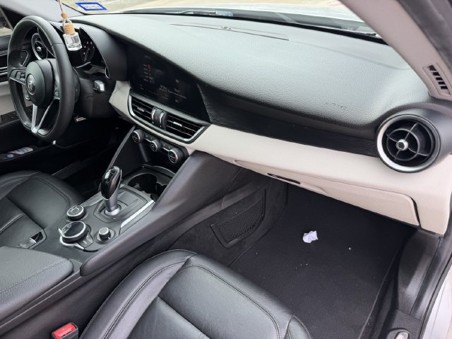 Used 2019 Alfa Romeo Giulia w/ Quick Order Package 22K Sport RWD image 26