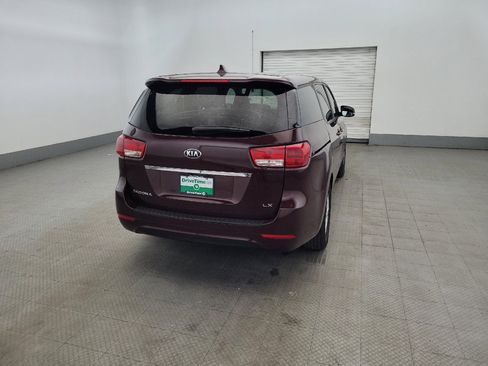 Used 2018 Kia Sedona LX FWD image 7