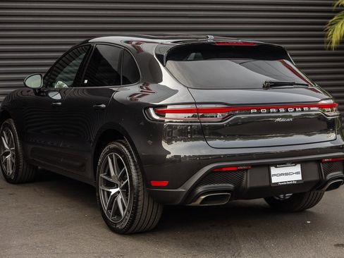 Certified 2025 Porsche Macan image 3