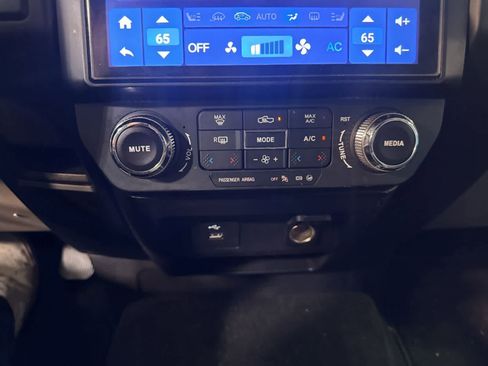 Used 2019 Ford F150 XL w/ Equipment Group 101A Mid RWD image 24