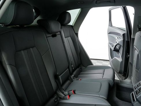 Certified 2025 Audi Q5 Premium w/ Convenience Package image 21