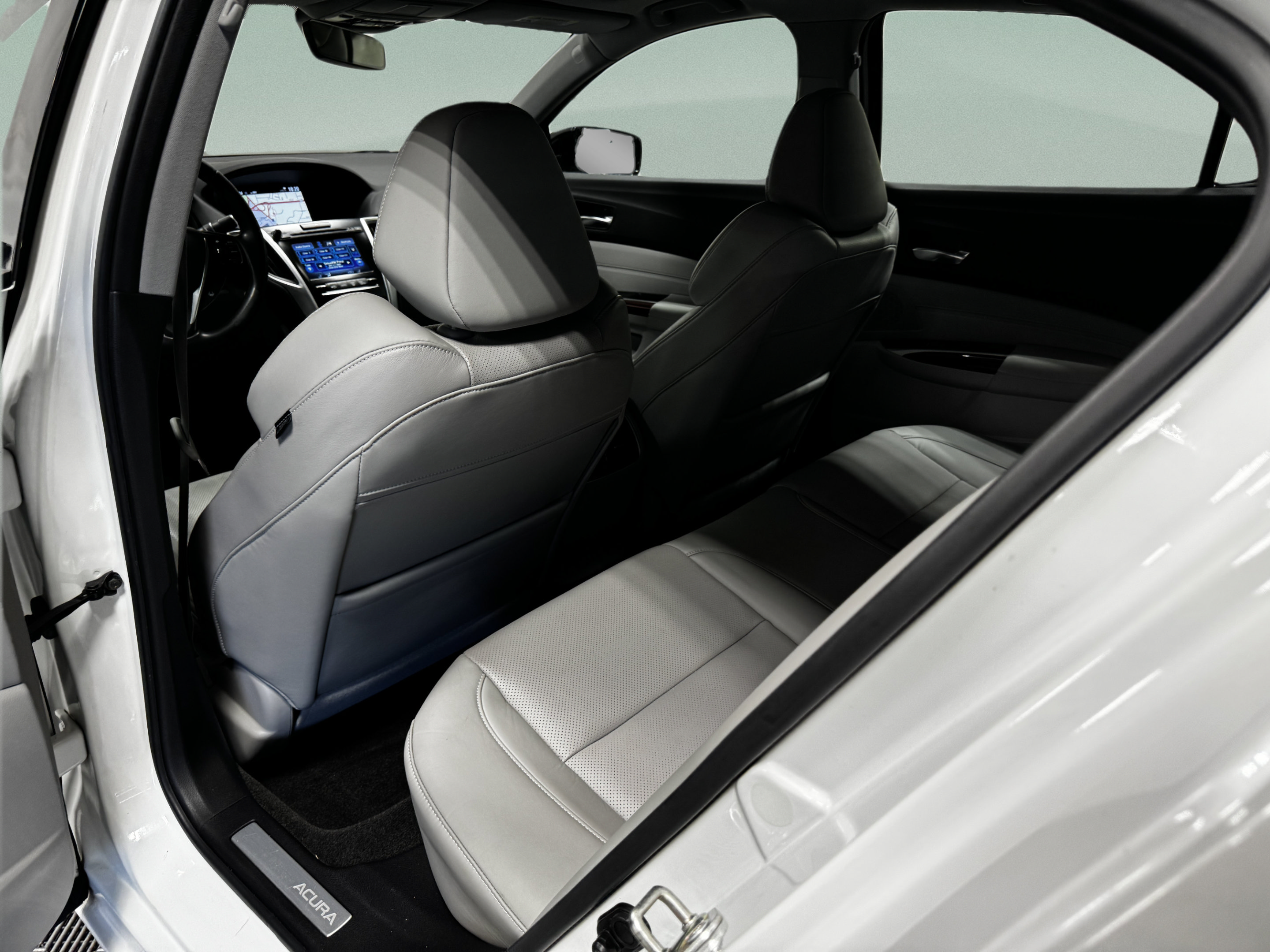 Used 2017 Acura TLX w/ Technology Package FWD image 17