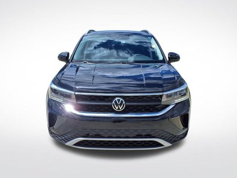 Used 2022 Volkswagen Taos SE FWD image 2