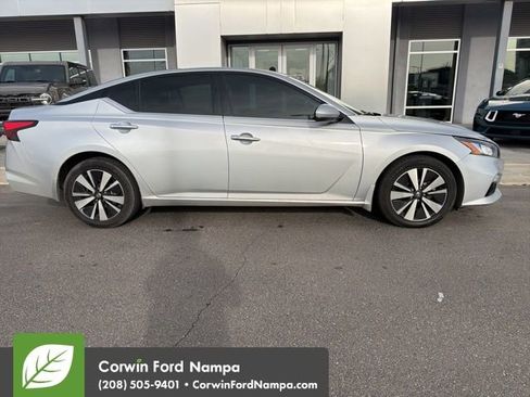 Used 2020 Nissan Altima 2.5 SL image 2