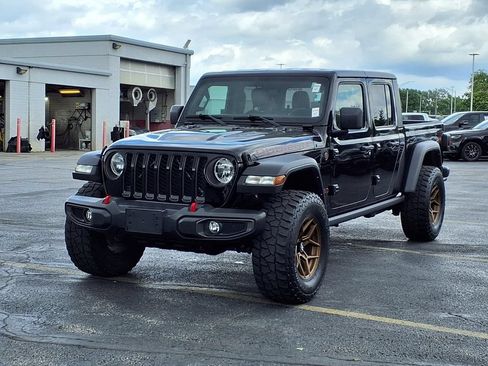 Used 2021 Jeep Gladiator Rubicon w/ Cold Weather Group AWD/4WD image 2