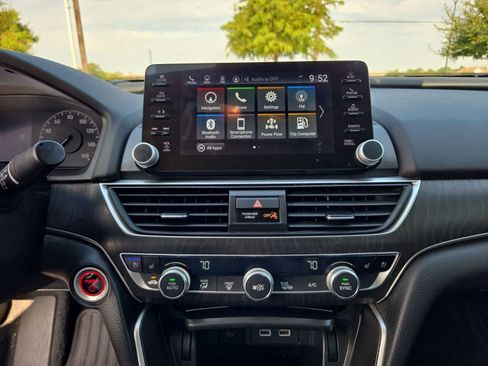 Used 2021 Honda Accord Touring image 28