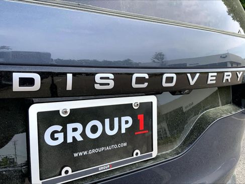 Used 2025 Land Rover Discovery S AWD/4WD image 29